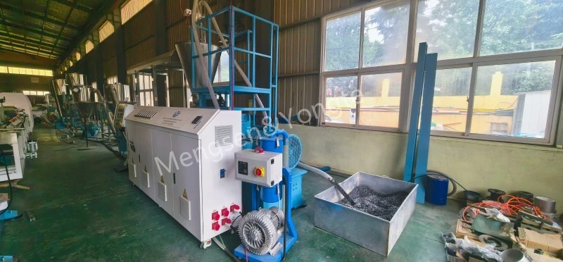 ヨーロッパの顧客向けの高性能 WPC 造粒機