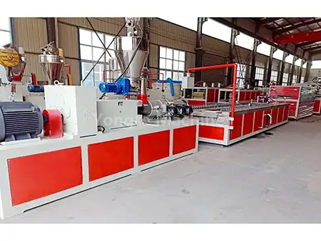 PVC壁パネル生産ライン