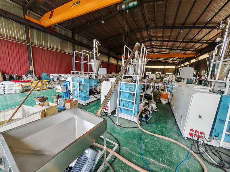 WPC加工生産ライン